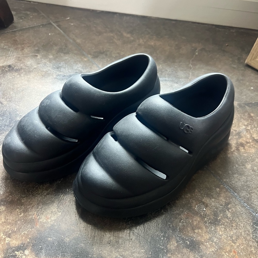 UGG Sports Yeah Clog
SOLD
